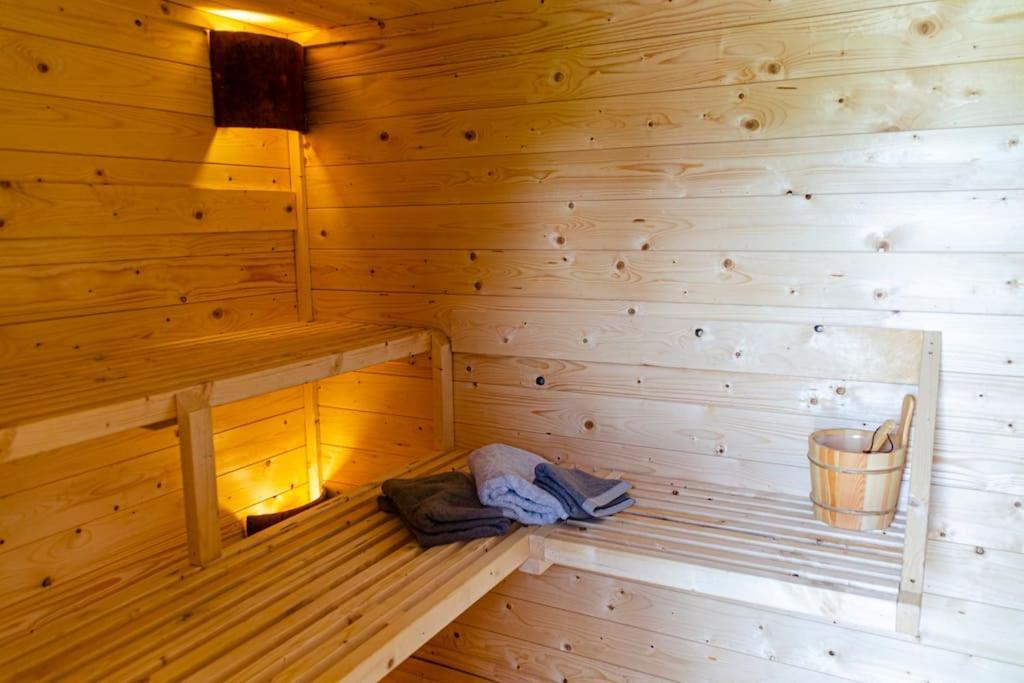 La Cabane Du Cerf Et Son Sauna Attre Екстер'єр фото