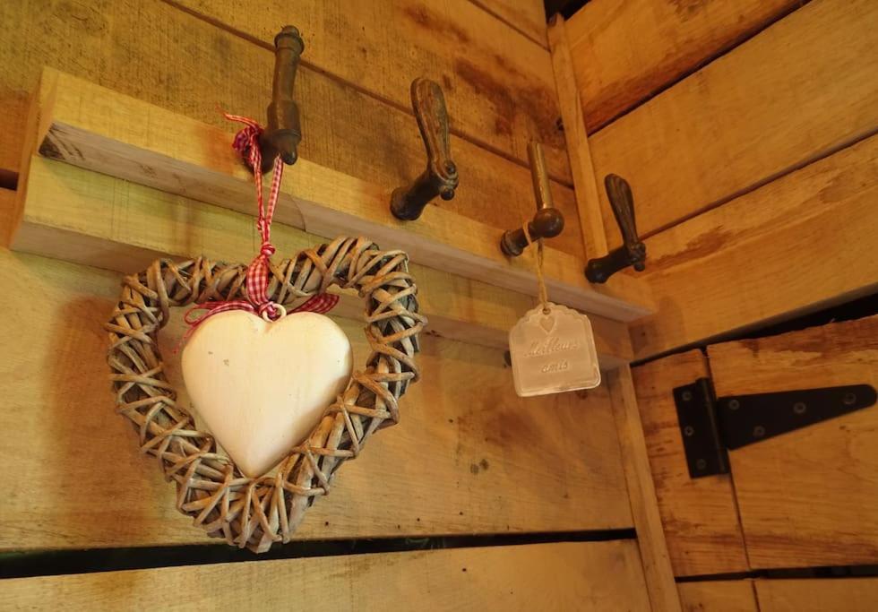 La Cabane Du Cerf Et Son Sauna Attre Екстер'єр фото